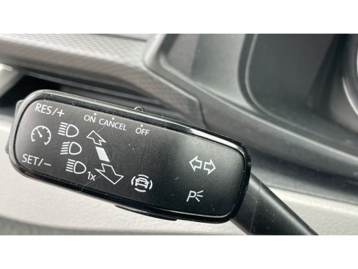 Volkswagen Transporter 2.0 TDI L2H1 28 Comfortline | 110PK | Airco | Betimmering | Imperiaal | Camera | Trekhaak | Navi ... ActivLease financial lease