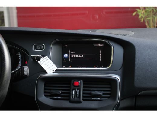 Volvo  V40 1.5 T3 Polar+ Sport | R-Design | Harman/Kardon | Panoramadak | Camera | Keyless ActivLease financial lease
