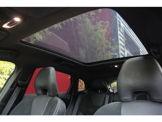 Volvo  V40 1.5 T3 Polar+ Sport | R-Design | Harman/Kardon | Panoramadak | Camera | Keyless ActivLease financial lease