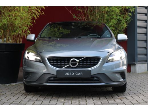 Volvo  V40 1.5 T3 Polar+ Sport | R-Design | Harman/Kardon | Panoramadak | Camera | Keyless ActivLease financial lease