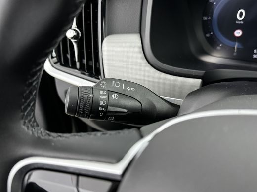 Volvo  V90 T8 Recharge Ultra Dark | 19" | Trekhaak | Gelaagd glas | 360 Camera | Panoramadak | Head-up | Ful... ActivLease financial lease