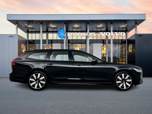 Volvo  V90 T8 Recharge Ultra Dark | 19" | Trekhaak | Gelaagd glas | 360 Camera | Panoramadak | Head-up | Ful... ActivLease financial lease