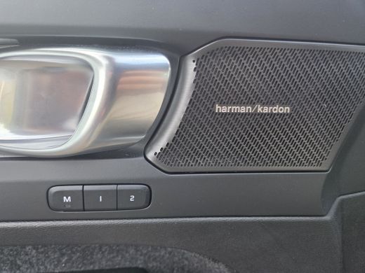 Volvo  XC40 2.0 B4 Plus Dark ActivLease financial lease