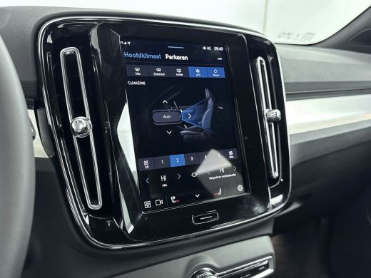 Volvo  XC40 2.0 B4 Plus Dark | Trekhaak | Reserve wiel | BLIS | Adaptive Cruiscontrol | Verwarmbare voorruit ... ActivLease financial lease