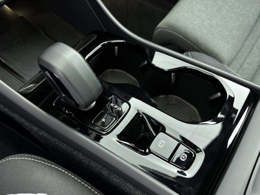 Volvo  XC40 2.0 B4 Plus Dark | Trekhaak | Reserve wiel | BLIS | Adaptive Cruiscontrol | Verwarmbare voorruit ... ActivLease financial lease
