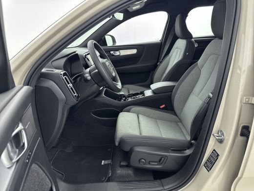 Volvo  XC40 2.0 B4 Plus Dark | Trekhaak | Reserve wiel | BLIS | Adaptive Cruiscontrol | Verwarmbare voorruit ... ActivLease financial lease