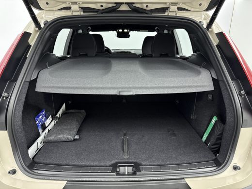 Volvo  XC40 2.0 B4 Plus Dark | Trekhaak | Reserve wiel | BLIS | Adaptive Cruiscontrol | Verwarmbare voorruit ... ActivLease financial lease