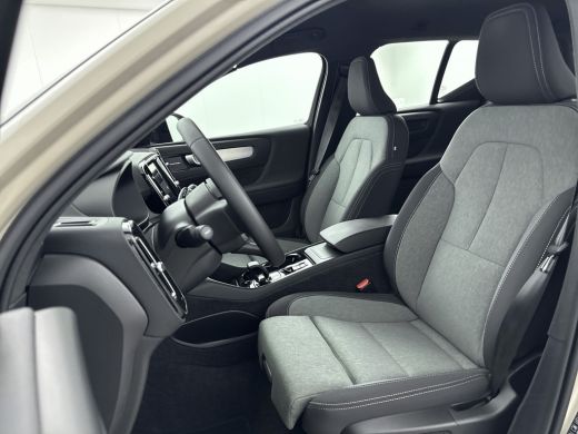 Volvo  XC40 2.0 B4 Plus Dark | Trekhaak | Reserve wiel | BLIS | Adaptive Cruiscontrol | Verwarmbare voorruit ... ActivLease financial lease