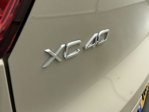 Volvo  XC40 2.0 B4 Plus Dark | Trekhaak | Reserve wiel | BLIS | Adaptive Cruiscontrol | Verwarmbare voorruit ... ActivLease financial lease