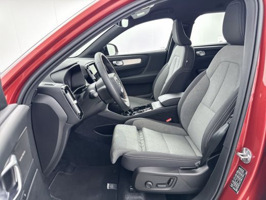 Volvo  XC40 B4 Plus Dark | 18" | Trekhaak | Elektrische stoelen | Harman Kardon | Adaptieve cruise | BILIS | ... ActivLease financial lease