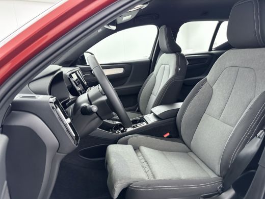 Volvo  XC40 B4 Plus Dark | 18" | Trekhaak | Elektrische stoelen | Harman Kardon | Adaptieve cruise | BILIS | ... ActivLease financial lease