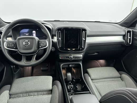 Volvo  XC40 B4 Plus Dark | 18" | Trekhaak | Elektrische stoelen | Harman Kardon | Adaptieve cruise | BILIS | ... ActivLease financial lease