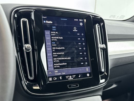 Volvo  XC40 B4 Plus Dark | 18" | Trekhaak | Elektrische stoelen | Harman Kardon | Adaptieve cruise | BILIS | ... ActivLease financial lease