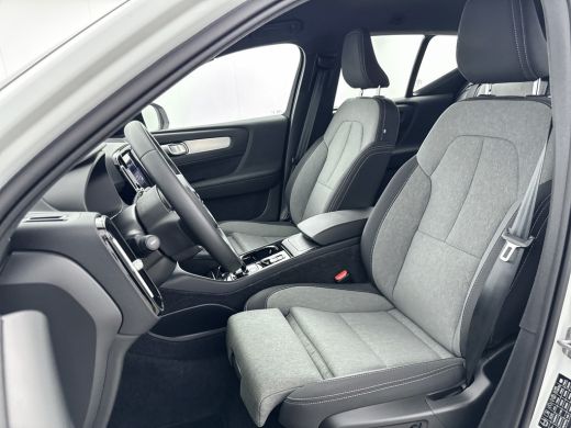 Volvo  XC40 B4 Plus Dark | 18" | Trekhaak | Voorruitverwarming | Elektrische stoelen | Harman Kardon | Parkee... ActivLease financial lease