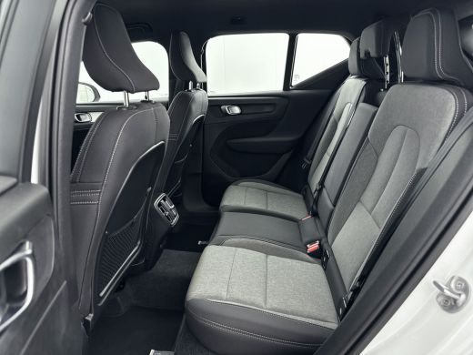 Volvo  XC40 B4 Plus Dark | 18" | Trekhaak | Voorruitverwarming | Elektrische stoelen | Harman Kardon | Parkee... ActivLease financial lease