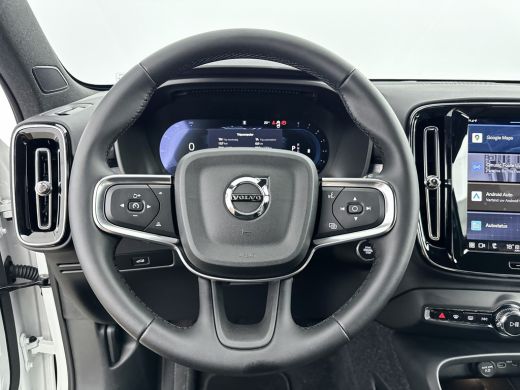 Volvo  XC40 B4 Plus Dark | 18" | Trekhaak | Voorruitverwarming | Elektrische stoelen | Harman Kardon | Parkee... ActivLease financial lease