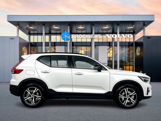 Volvo  XC40 B4 Plus Dark | 18" | Trekhaak | Voorruitverwarming | Elektrische stoelen | Harman Kardon | Parkee... ActivLease financial lease