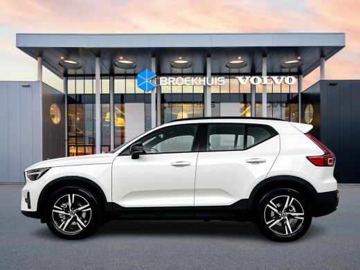 Volvo  XC40 B4 Plus Dark | 18" | Trekhaak | Voorruitverwarming | Elektrische stoelen | Harman Kardon | Parkee... ActivLease financial lease