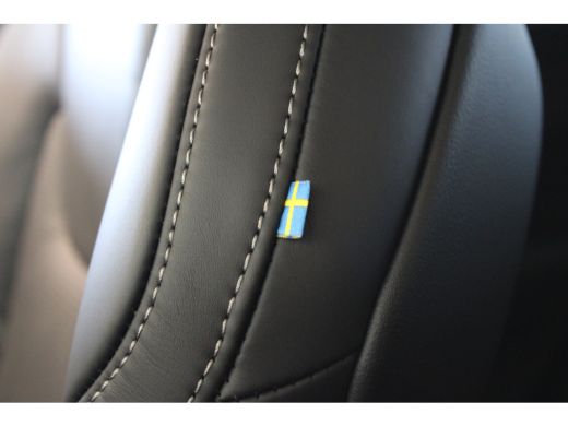 Volvo  XC60 T6 350PK Ultra Dark | Luchtvering | Getint Glas | B&W Audio | Massage ActivLease financial lease