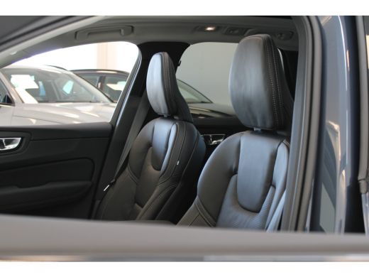 Volvo  XC60 T6 350PK Ultra Dark | Luchtvering | Getint Glas | B&W Audio | Massage ActivLease financial lease