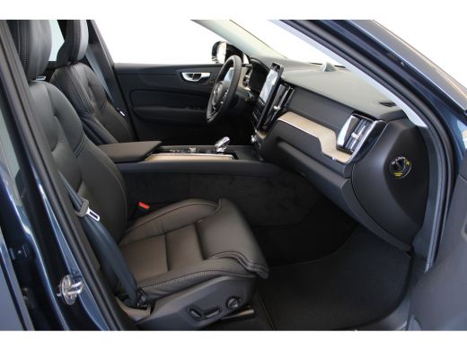 Volvo  XC60 T6 350PK Ultra Dark | Luchtvering | Getint Glas | B&W Audio | Massage ActivLease financial lease