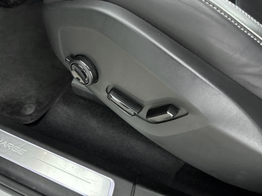 Volvo  XC90 2.0 T8 Recharge AWD Ultimate Dark | Trekhaak | Bower & Wilkins Audio | Gelamineerd Glas | Luchtve... ActivLease financial lease