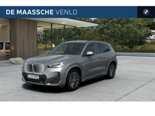 BMW iX1 eDrive20 M Sport / Sportstoelen / Achteruitrijcamera / M Adaptief onderstel / Stoelverwarming / H...