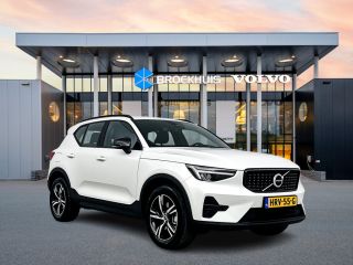 Volvo  XC40 B4 Plus Dark | 18" | Trekhaak | Voorruitverwarming | Elektrische stoelen | Harman Kardon | Parkee...