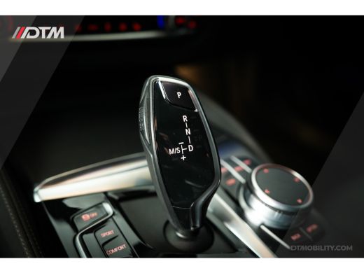 BMW 5 Serie Touring Dealer O.H. | 530i High Ex. M-Sport | | Pano | Harman Kardon | Laser ActivLease financial lease