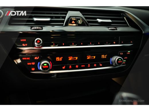 BMW 5 Serie Touring Dealer O.H. | 530i High Ex. M-Sport | | Pano | Harman Kardon | Laser ActivLease financial lease