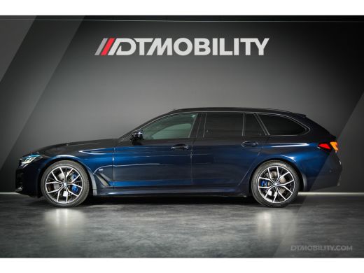 BMW 5 Serie Touring Dealer O.H. | 530i High Ex. M-Sport | | Pano | Harman Kardon | Laser ActivLease financial lease
