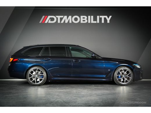 BMW 5 Serie Touring Dealer O.H. | 530i High Ex. M-Sport | | Pano | Harman Kardon | Laser ActivLease financial lease