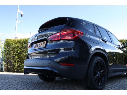 BMW X1 xDrive25e High Executive | Cruise Control | Panoramadak | Head-up | HiFi Audio | Stoelverwarming ... ActivLease financial lease