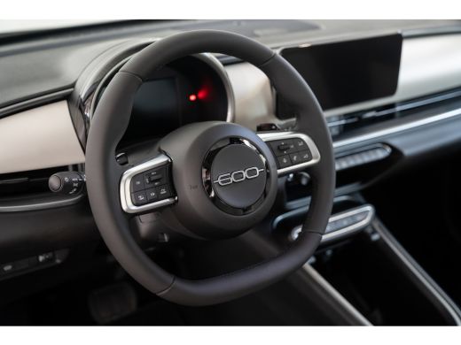 Fiat 600 1.2 Turbo 136PK Hybrid La Prima | Elektrische Achterklep | Leder | Stoel & Stuurverwarming | Came... ActivLease financial lease