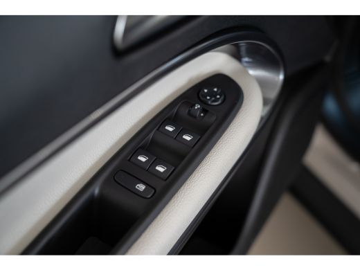 Fiat 600 1.2 Turbo 136PK Hybrid La Prima | Elektrische Achterklep | Leder | Stoel & Stuurverwarming | Came... ActivLease financial lease