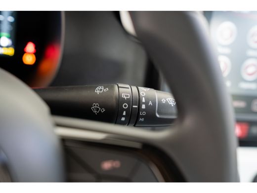 Fiat Panda 1.0 Hybrid Pandina | Apple Carplay & Android Auto | Parkeersensoren | Cruise Controle | Airco | ActivLease financial lease
