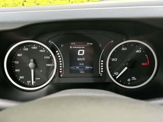 Iveco Daily 35S14V 2.3 140 PK E6 / L2H2 / 3.5T TREKHAAK / 68.554 KM !! / AIRCO / BLUETOOTH / 3-ZITS / TREKHAAK ActivLease financial lease
