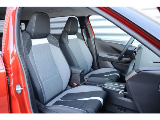 Opel Frontera ELECTRIC 44KWH 113PK GS AUTOMAAT NAVI / CLIMA / LED / PDC / 17" LMV  / CAMERA / WINTERPAKKET / BL... ActivLease financial lease