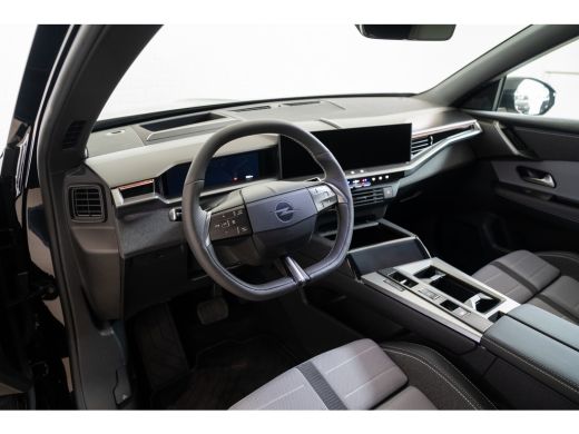Opel Grandland GS 73 kWh | Achterbank in delen neerklapbaar | Achteruitrij assistent | Achteruitrijcamera ActivLease financial lease