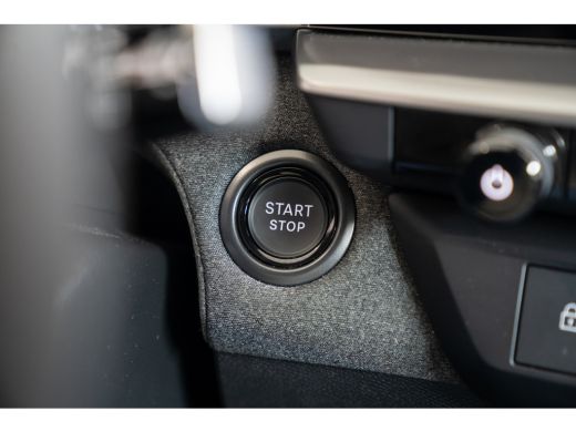 Opel Grandland GS 73 kWh | Achterbank in delen neerklapbaar | Achteruitrij assistent | Achteruitrijcamera ActivLease financial lease