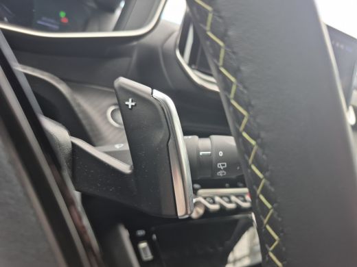 Peugeot 2008 1.2 Hybrid 136 GT | Achteruitrijcamera | Afwijkende dakkleur | DAB ontvanger ActivLease financial lease
