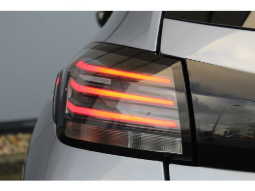 Peugeot 208 Hybrid 100 e-DCS6 Allure | Drive Assist | Camera | Adapt. Cruise | Carplay | Stoelverwarming | LE... ActivLease financial lease