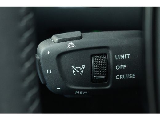 Peugeot 208 Hybrid 100 e-DCS6 Allure | Drive Assist | Camera | Adapt. Cruise | Carplay | Stoelverwarming | LE... ActivLease financial lease