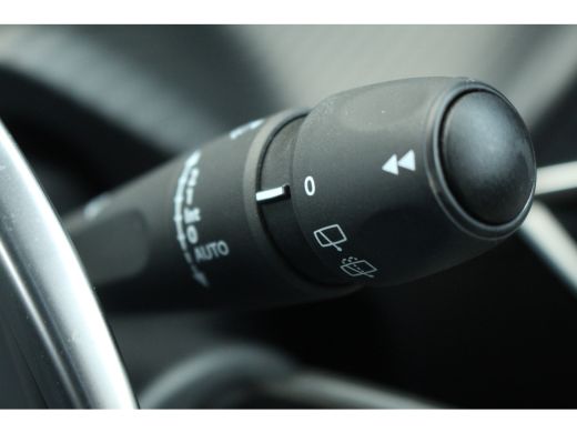 Peugeot 208 Hybrid 100 e-DCS6 Allure | Drive Assist | Camera | Adapt. Cruise | Carplay | Stoelverwarming | LE... ActivLease financial lease