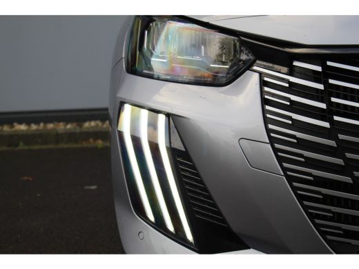 Peugeot 208 Hybrid 100 e-DCS6 Allure | Drive Assist | Camera | Adapt. Cruise | Carplay | Stoelverwarming | LE... ActivLease financial lease