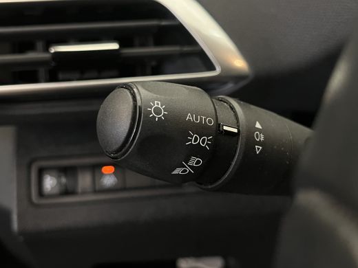 Peugeot 3008 1.2 PureTech Active Pack Camera | Afneembare Trekhaak | Climate Control | Stoelverwarming | Parke... ActivLease financial lease