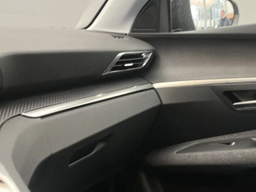 Peugeot 3008 1.2 PureTech Active Pack Camera | Afneembare Trekhaak | Climate Control | Stoelverwarming | Parke... ActivLease financial lease