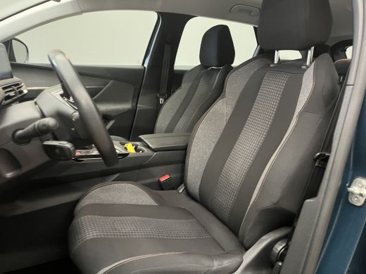 Peugeot 3008 1.2 PureTech Active Pack Camera | Afneembare Trekhaak | Climate Control | Stoelverwarming | Parke... ActivLease financial lease