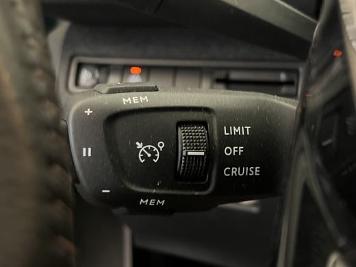Peugeot 3008 1.2 PureTech Active Pack Camera | Afneembare Trekhaak | Climate Control | Stoelverwarming | Parke... ActivLease financial lease