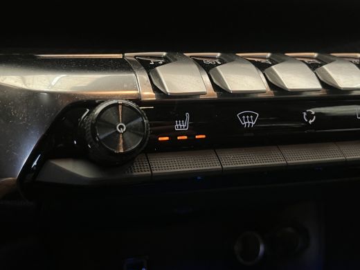 Peugeot 3008 1.2 PureTech Active Pack Camera | Afneembare Trekhaak | Climate Control | Stoelverwarming | Parke... ActivLease financial lease